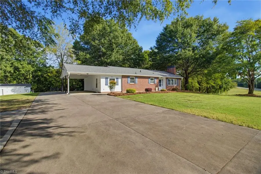 4412 Vienna Dozier Road, Pfafftown, NC 27040 - #3