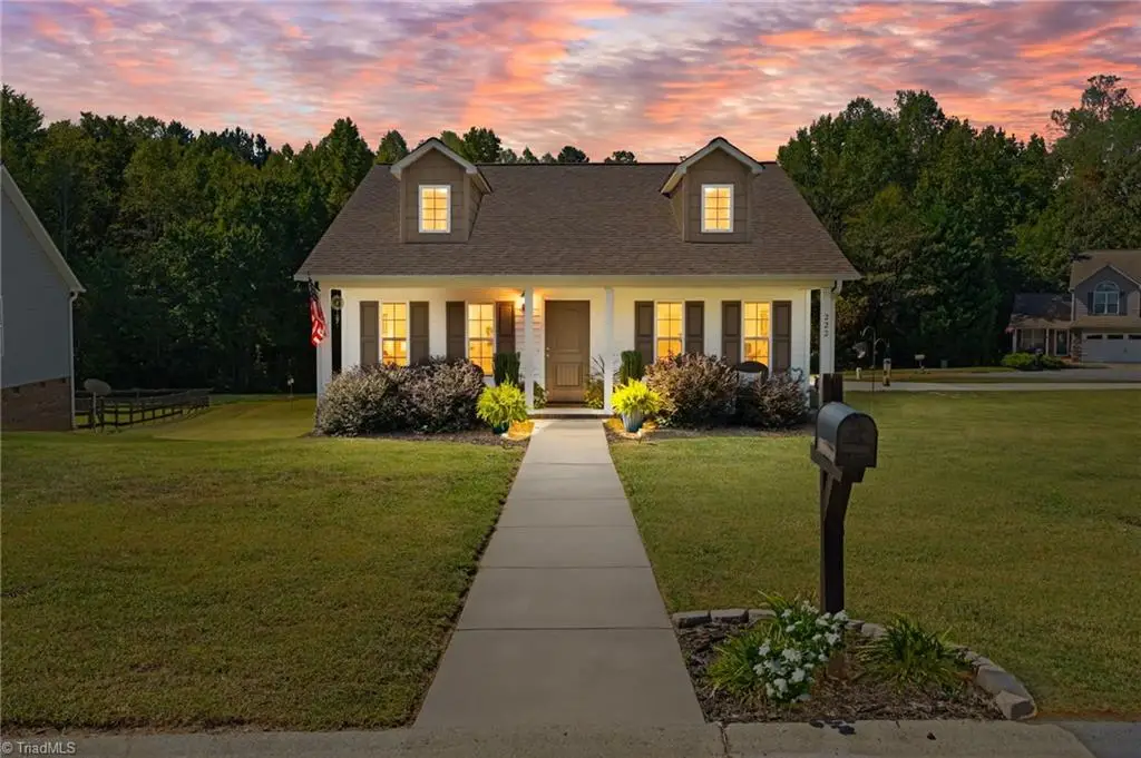 222 Santa Fe Circle, Thomasville, NC 27360 - #1