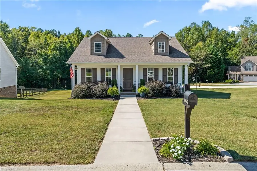 222 Santa Fe Circle, Thomasville, NC 27360 - #3
