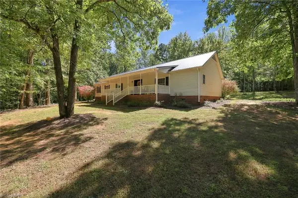 499 Sandy Creek Lane, Lexington, NC 27295