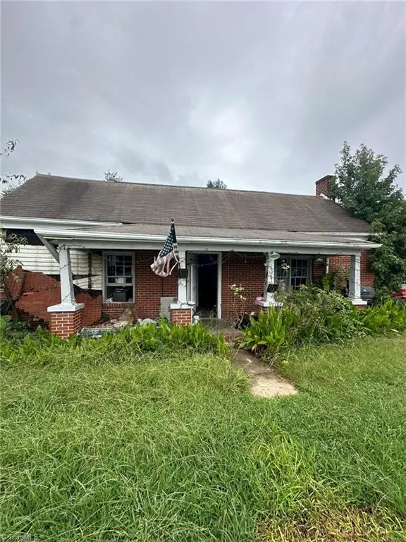 101 Primitive Street, Eden, NC 27288
