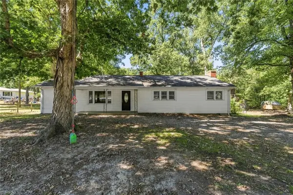 1158 Johnsontown Road, Thomasville, NC 27360