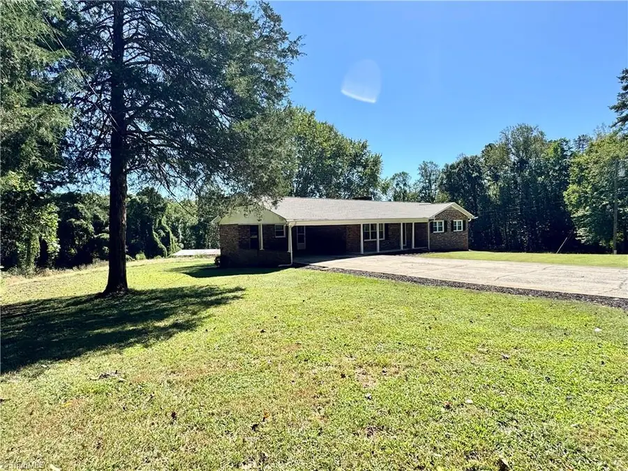 140 Northeast Circle, Elkin, NC 28621 - #3