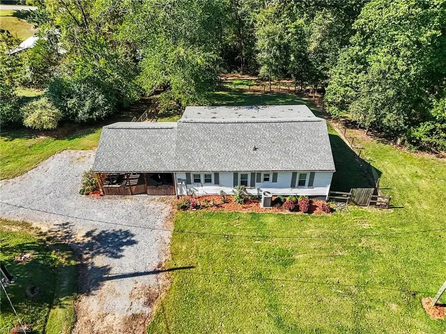 292 Leonard Drive, Thomasville, NC 27360 - #3