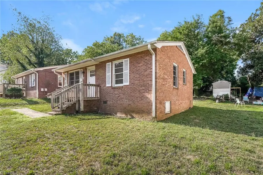 1006 E Devonshire Street, Winston Salem, NC 27107 - #2