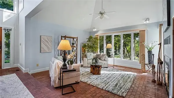 2902 Crossfield Drive, Greensboro, NC 27408