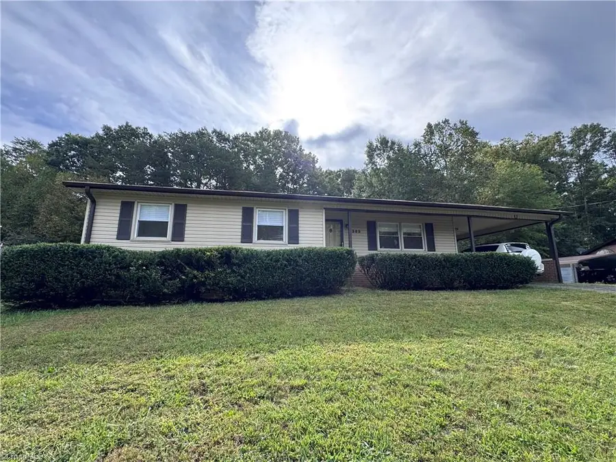 305 Kingston Drive, King, NC 27021 - #2