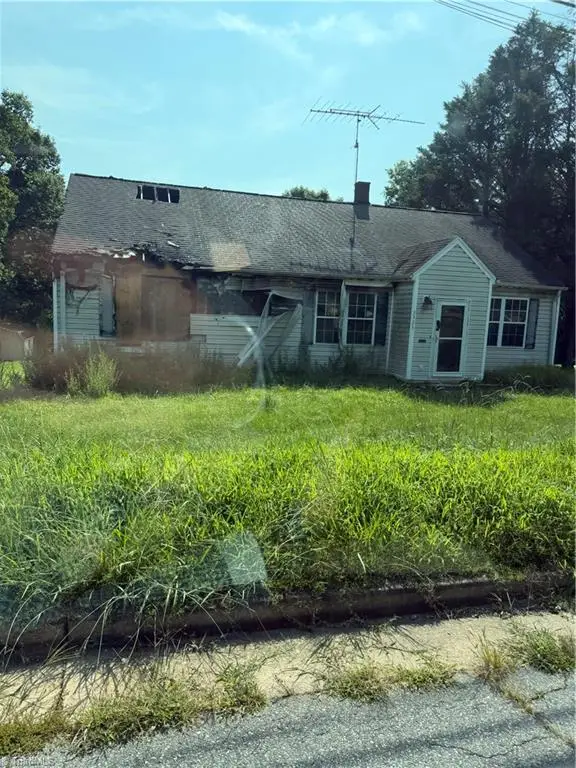 3325 Rosemont Avenue, Winston-Salem, NC 27127