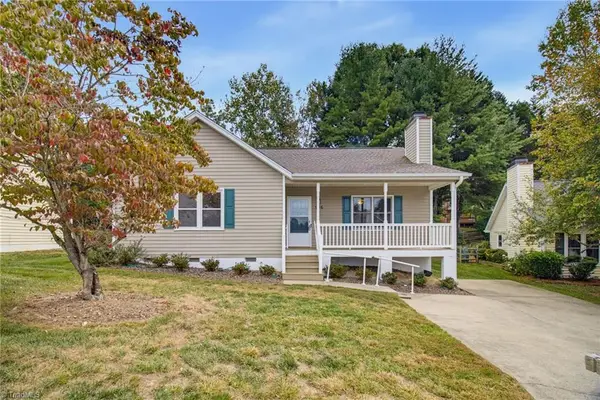 956 Heatherstone Drive, Winston-Salem, NC 27104