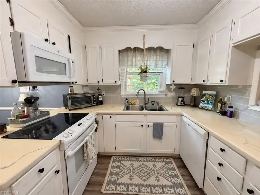 33 Brandy Court, Greensboro, NC 27409 - #2