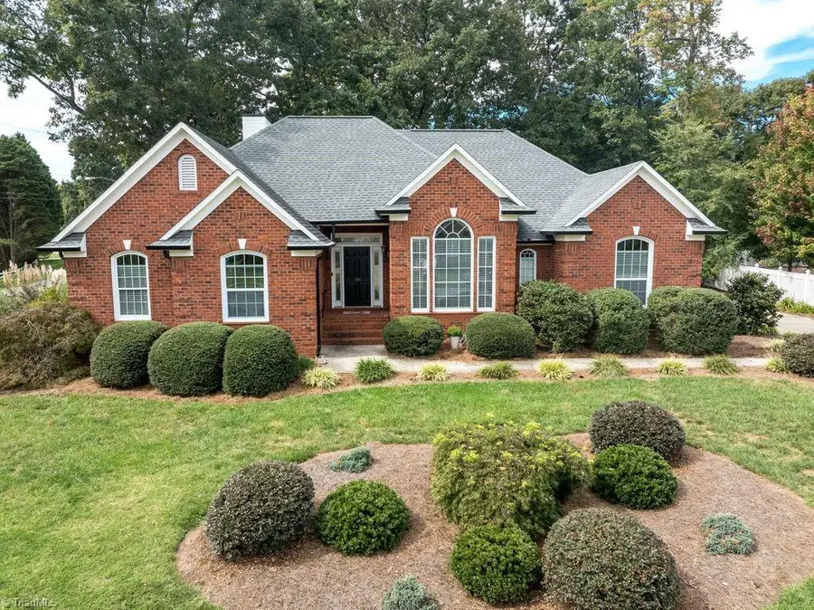 400 Savannah Lane, Kernersville, NC 27284 - #2