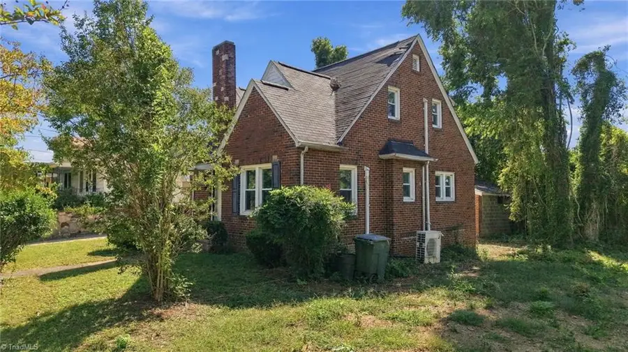 422 W 25th Street, Winston Salem, NC 27105 - #3