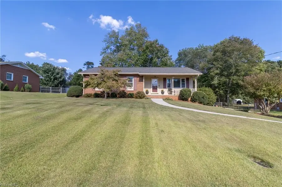 7541 Pine Trails Road, Pfafftown, NC 27040 - #2