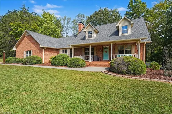 1100 Wolf Rock Road, Walnut Cove, NC 27052