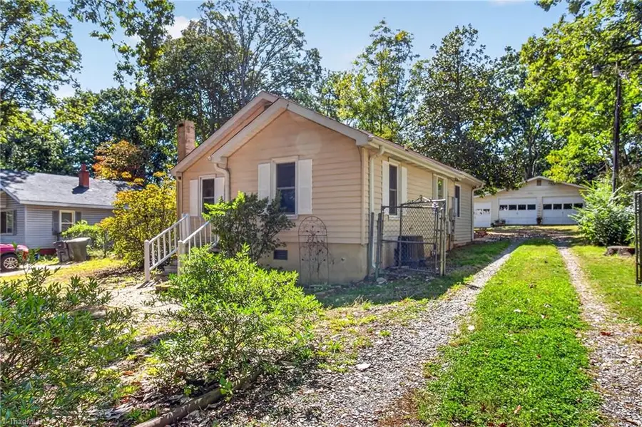 2907 Marthas Place, Greensboro, NC 27408 - #2