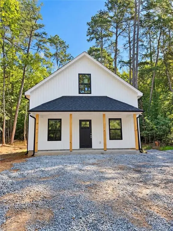 146 Hillcrest Road, New London, NC 28127