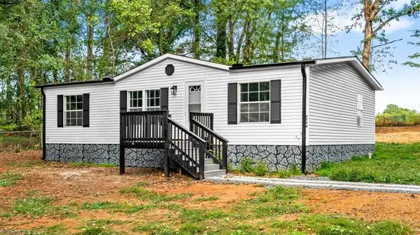 5754 Zelma Boulevard, Archdale, NC 27263
