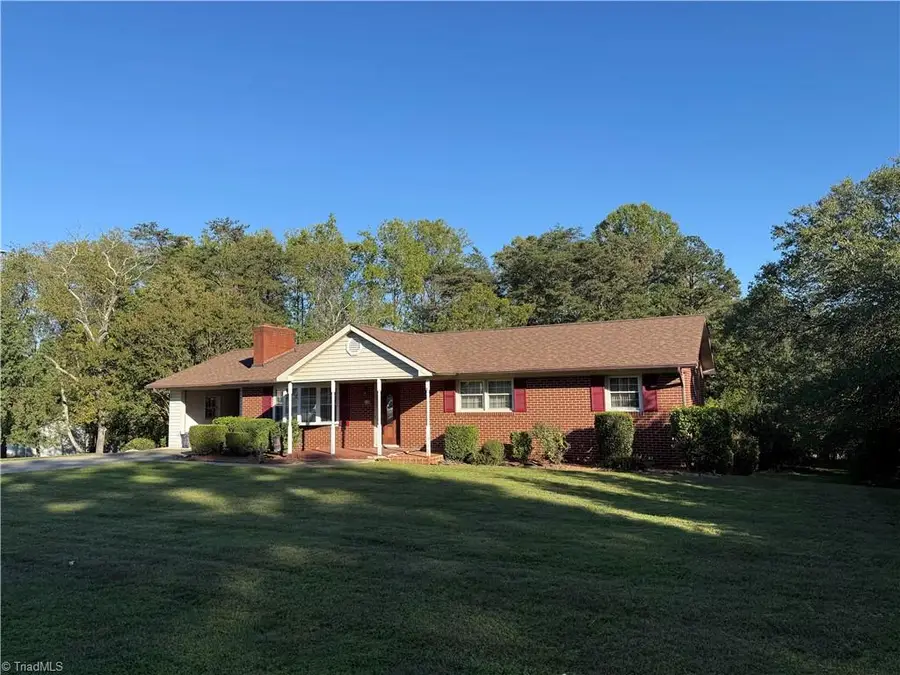 405 E Devon Drive, Mount Airy, NC 27030 - #3