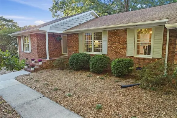 102 Cottonwood Drive, Jamestown, NC 27282