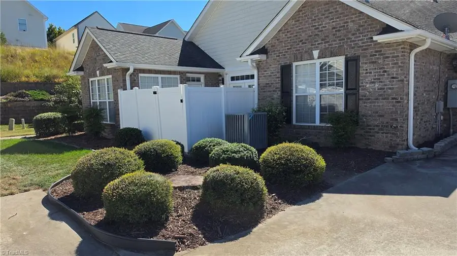 2427 Cross Vine Lane, Winston Salem, NC 27103 - #2