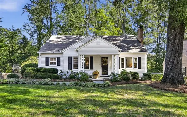 1711 Meadowbrook Drive, Winston-Salem, NC 27104