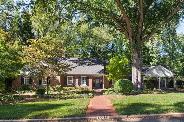 1010 Kenleigh Circle, Winston-Salem, NC 27106
