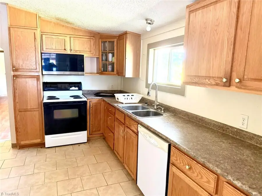 7752 W Pine Street, Lowgap, NC 27024 - #3