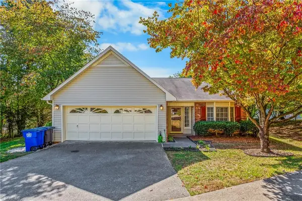1013 Heatherstone Court, Winston-Salem, NC 27104