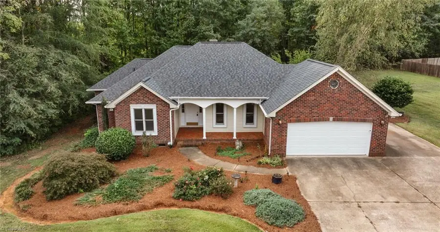 7369 Oak Bucket Road, Thomasville, NC 27360 - #2