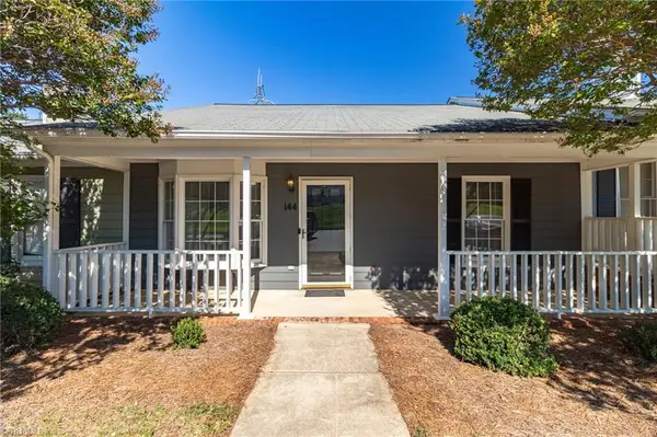 814 Guilford College Road #144, Greensboro, NC 27409