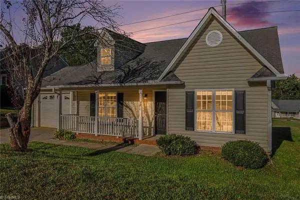 1940 Cedar Ridge Lane, Winston-Salem, NC 27127