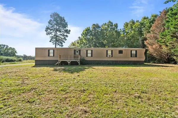 5687 Picketts Mill Road, Seagrove, NC 27341