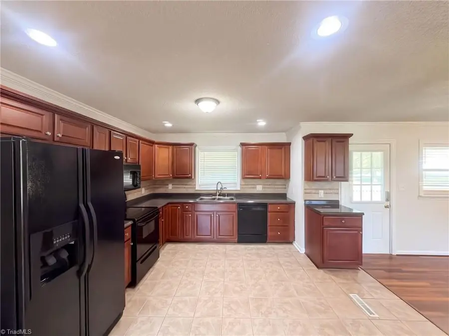 637 Williamsdale Road, Graham, NC 27253 - #2