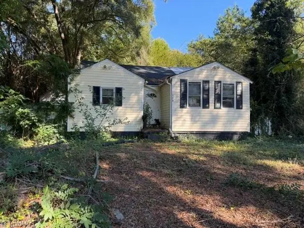 139 Wayside Drive, Winston-Salem, NC 27107