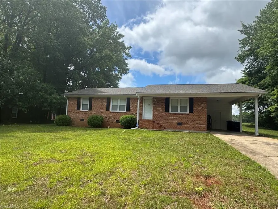 106 Ellington Avenue, Lexington, NC 27292 - #2