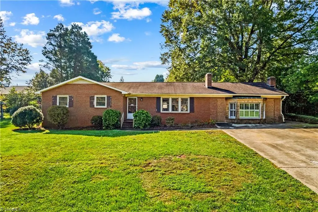 522 Carolina Avenue N, Statesville, NC 28677 - #1