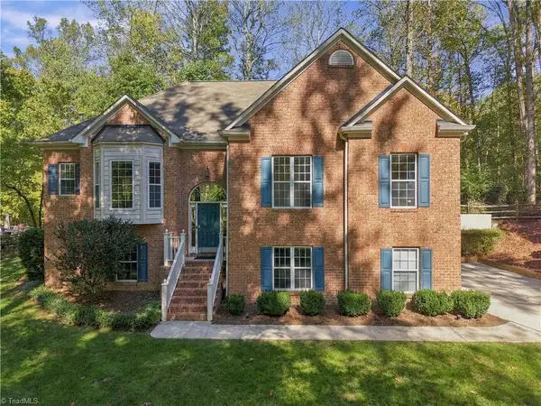 6689 Currieton Drive, Oak Ridge, NC 27310