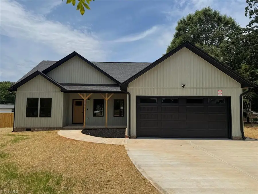 26 King Street, Thomasville, NC 27360 - #2