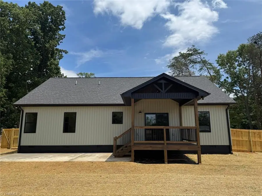 26 King Street, Thomasville, NC 27360 - #3