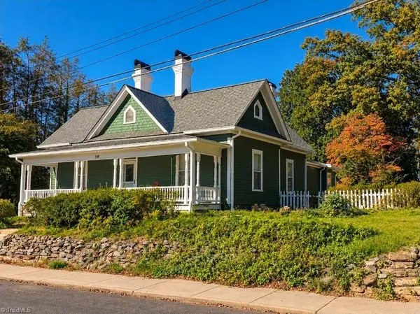 1906 W Poplar Street, Mount Airy, NC 27030