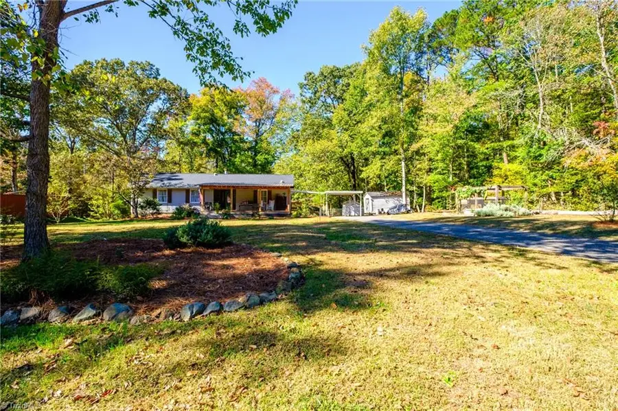 371 Pebble Drive, Thomasville, NC 27360 - #2
