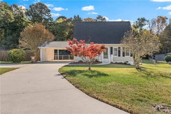 111 Hunterview Court, Winston-Salem, NC 27107