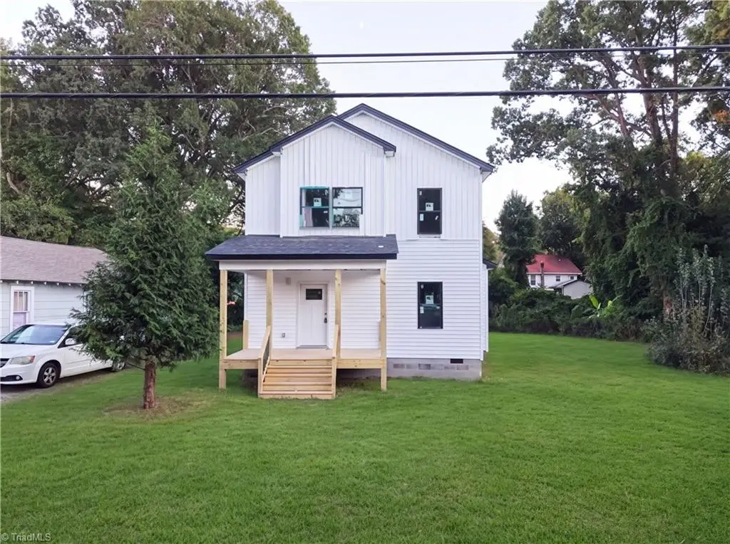207 Carolina Avenue, Thomasville, NC 27360 - #1