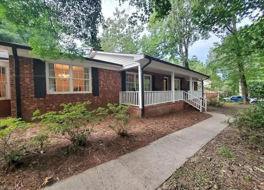 5104 Forest Oaks Drive, Greensboro, NC 27406 - #2