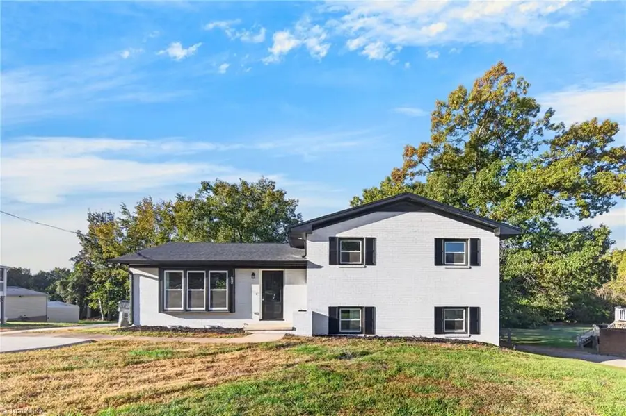 424 Glen Oaks Drive, Burlington, NC 27217 - #3