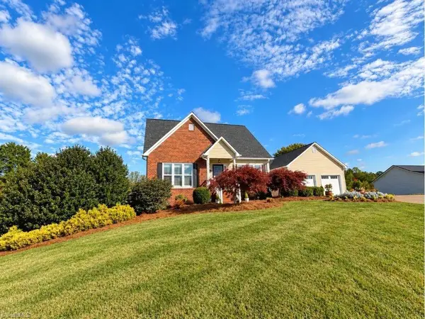 126 Glen Oaks Drive, King, NC 27021