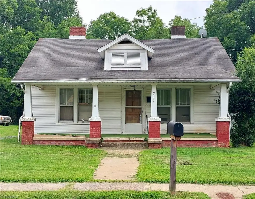 913 Lindsey Street, Reidsville, NC 27320 - #1