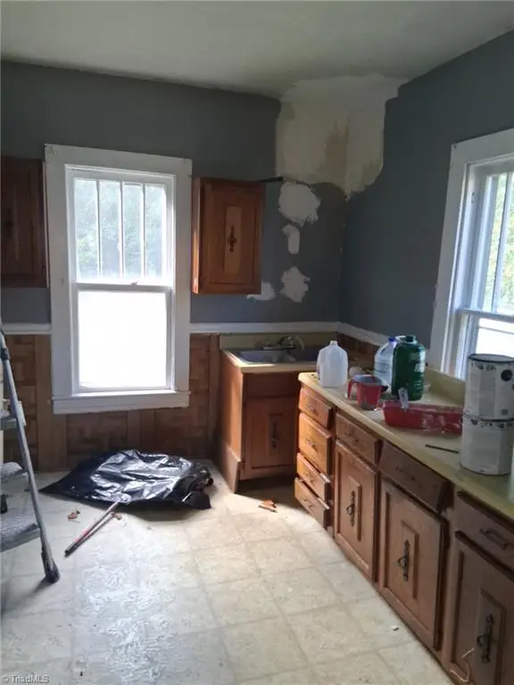 913 Lindsey Street, Reidsville, NC 27320 - #2