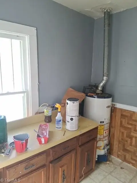 913 Lindsey Street, Reidsville, NC 27320 - #3