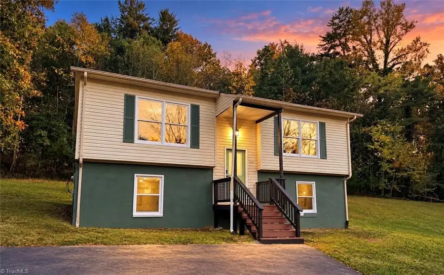 221 Riverside Drive, North Wilkesboro, NC 28659 - #2